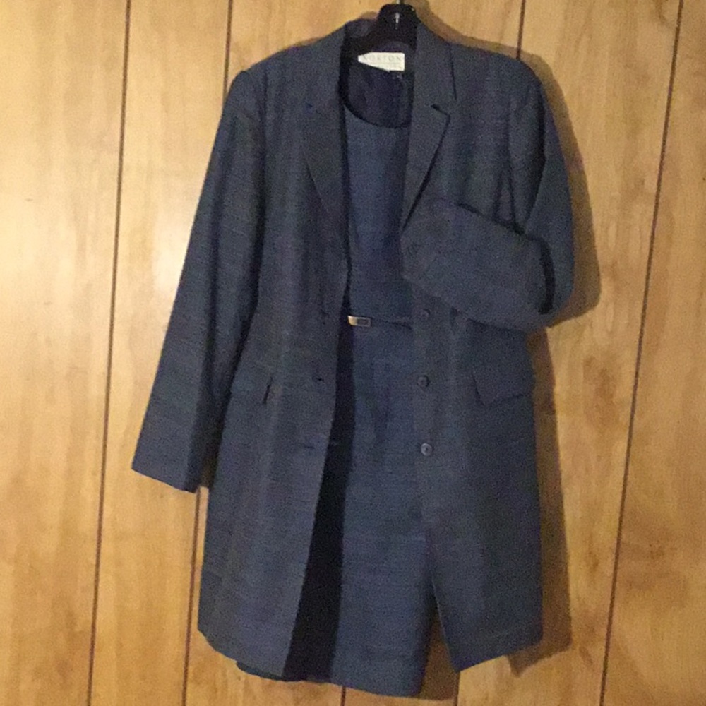 Business suit, 3 piece.